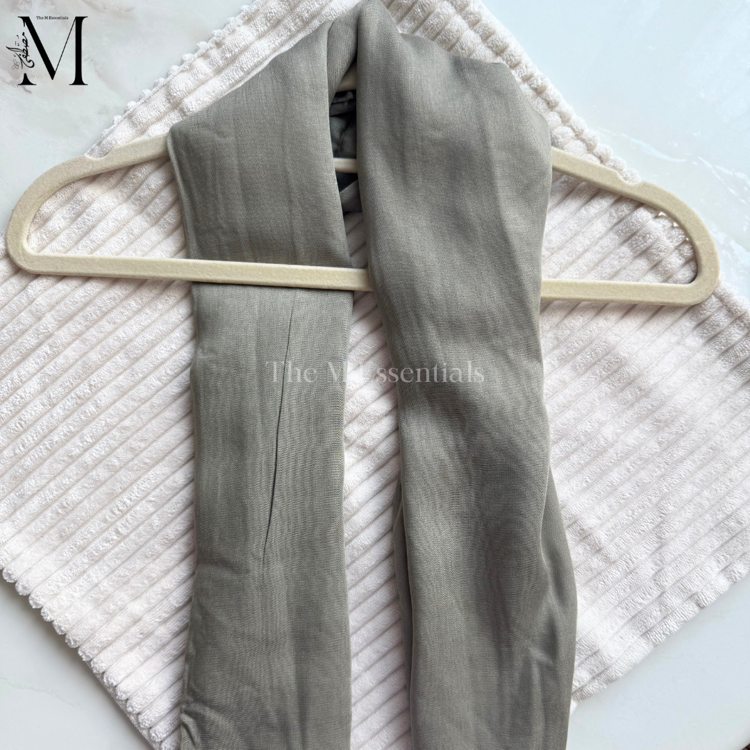 Modal hijab - light green - 41x79 cm - folded texture closeup - The M Essentials