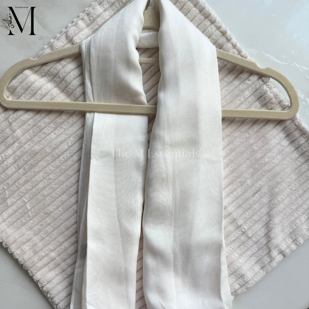 Modal hijab - White - 41x79 cm - folded texture closeup - The M Essentials