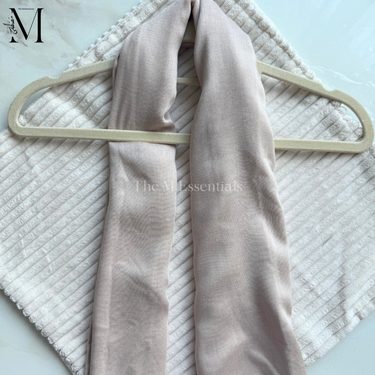 Modal hijab - Off White - 41x79 cm - folded texture closeup - The M Essentials