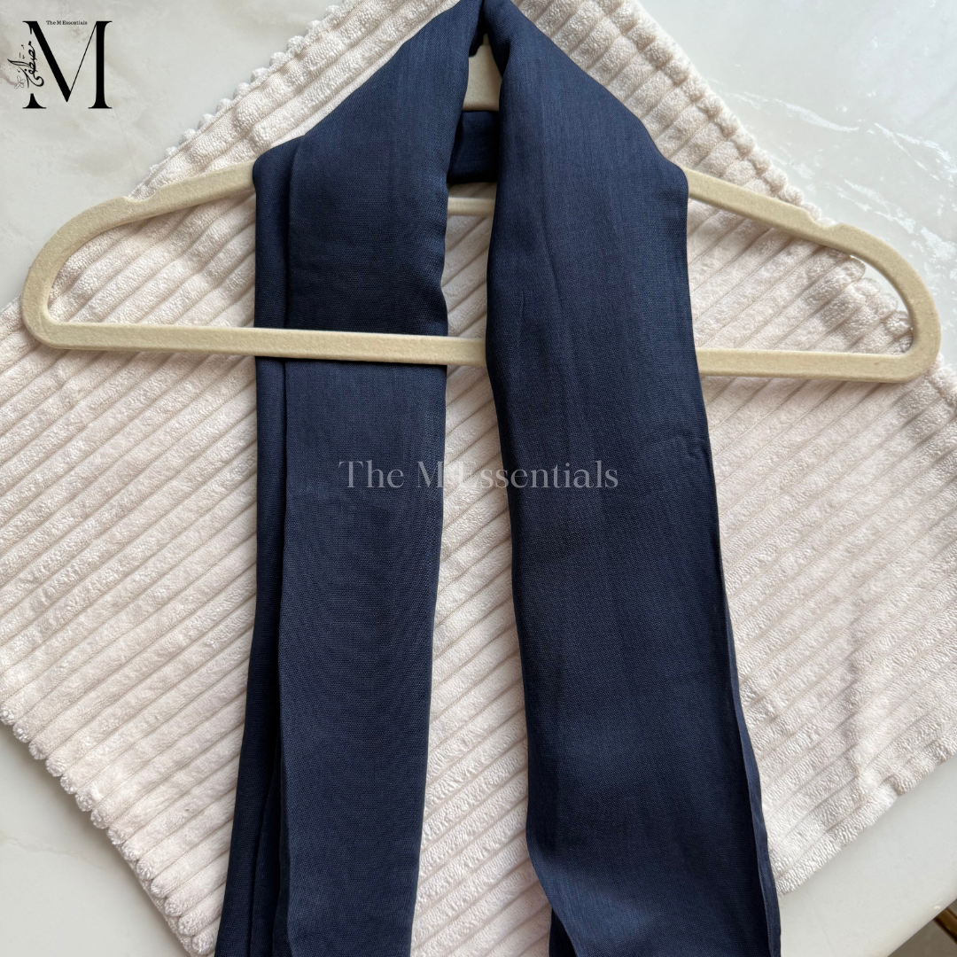 Modal hijab - Navy Blue - 41x79 cm - folded texture closeup - The M Essentials