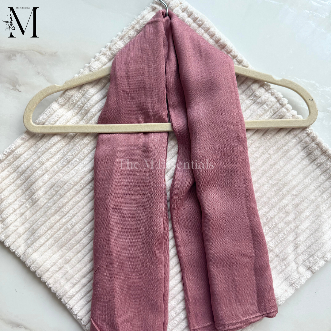 Modal hijab - Pink - 41x79 cm - folded texture closeup - The M Essentials