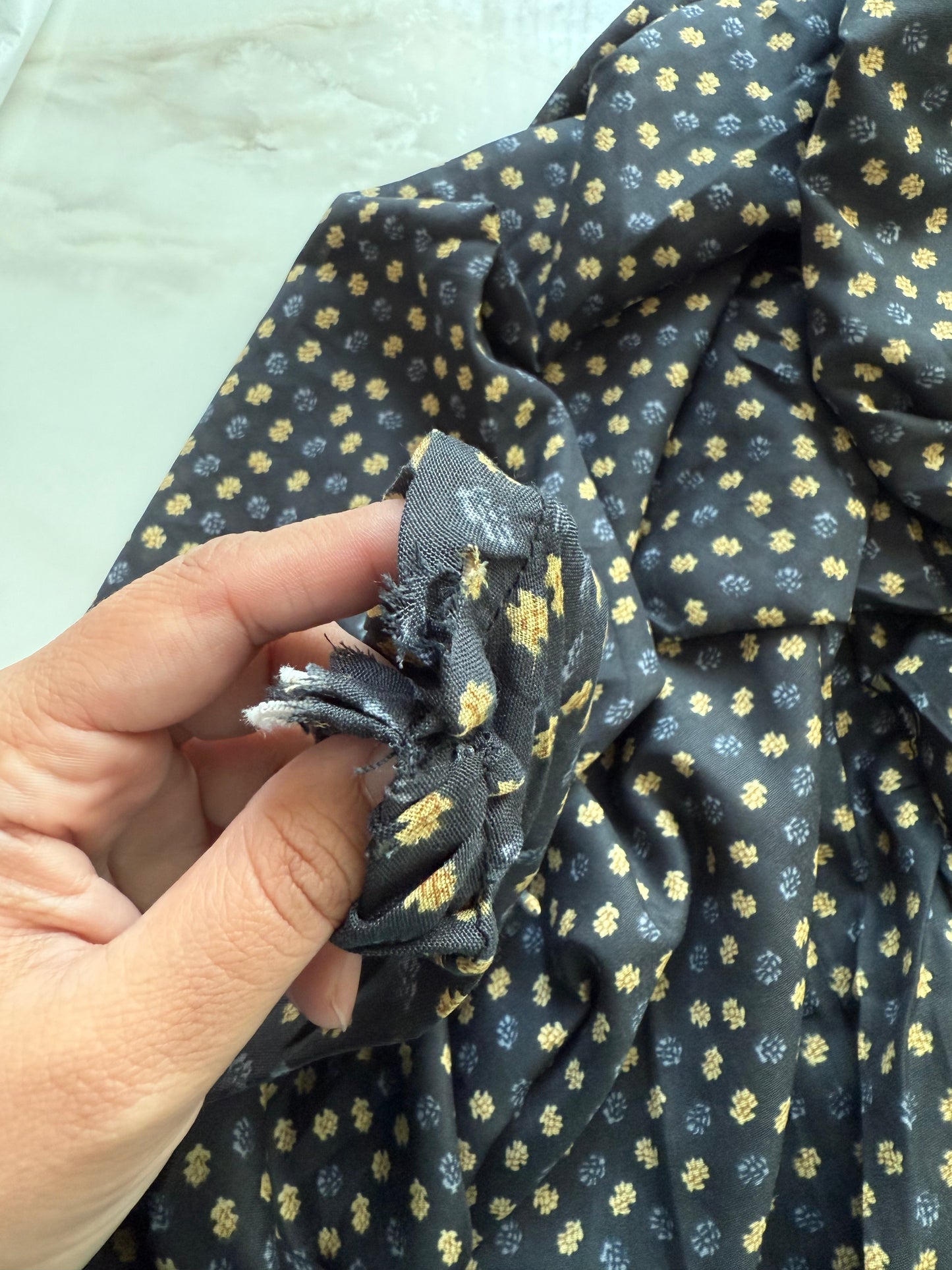 Black Prayer Chaddar - Minor Fault