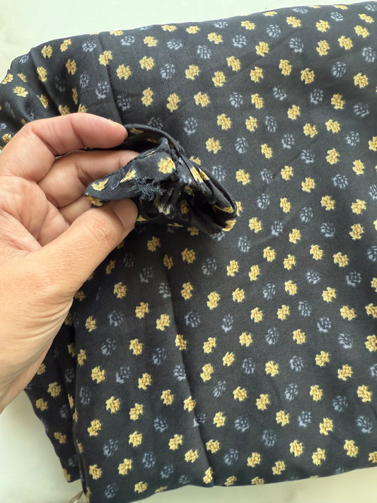 Black Prayer Chaddar - Minor Fault