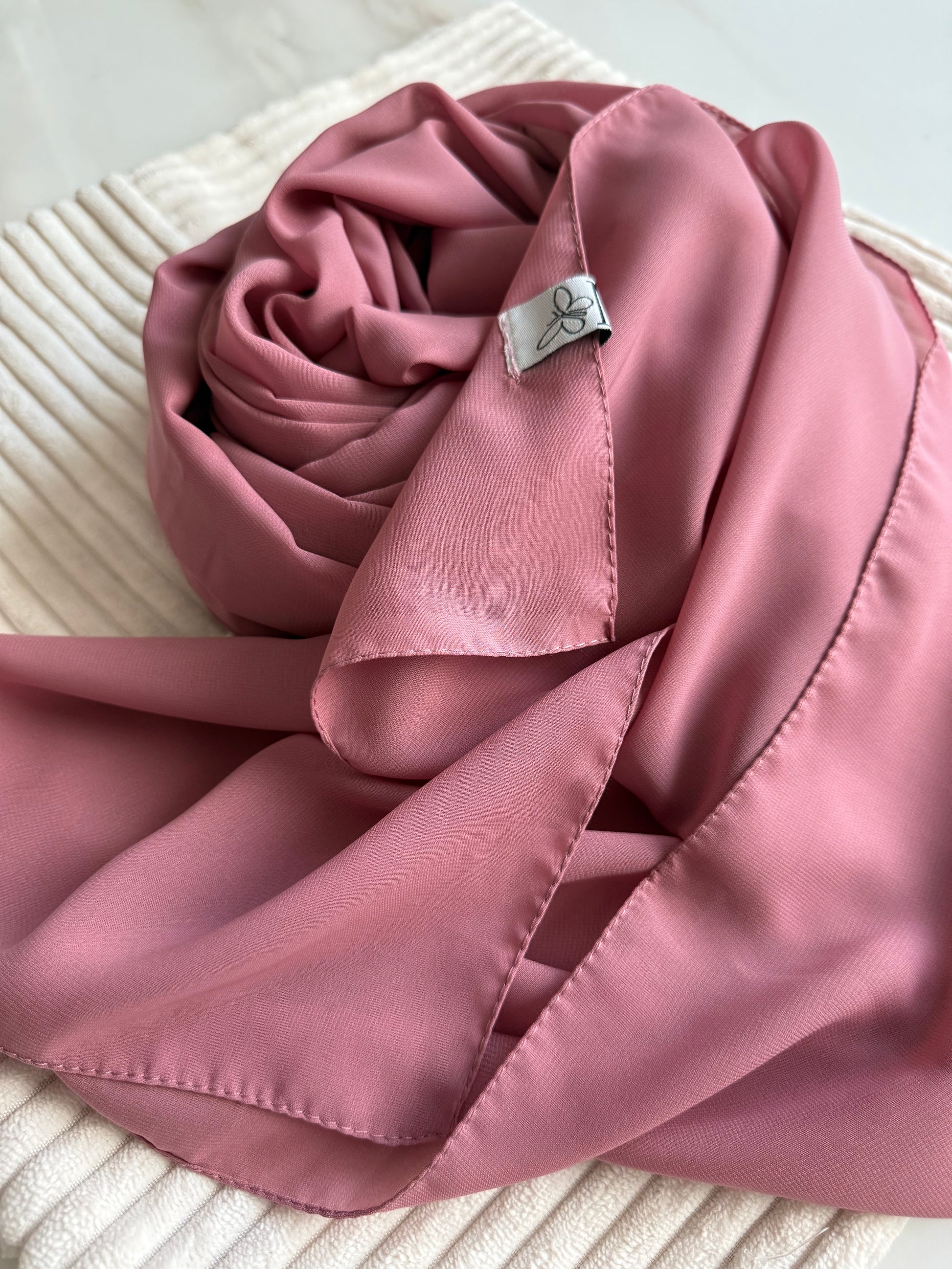 Dusty Pink Premium Powder Chiffon Hijab – Modern & Graceful | Made in Indonesia